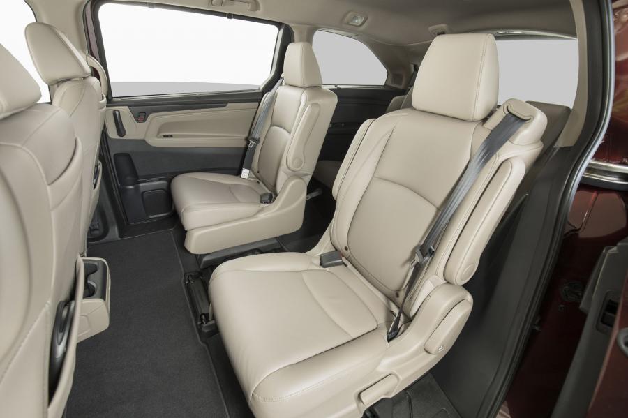 Интерьер Honda Odyssey 2017 года  (фото 142 из 160)